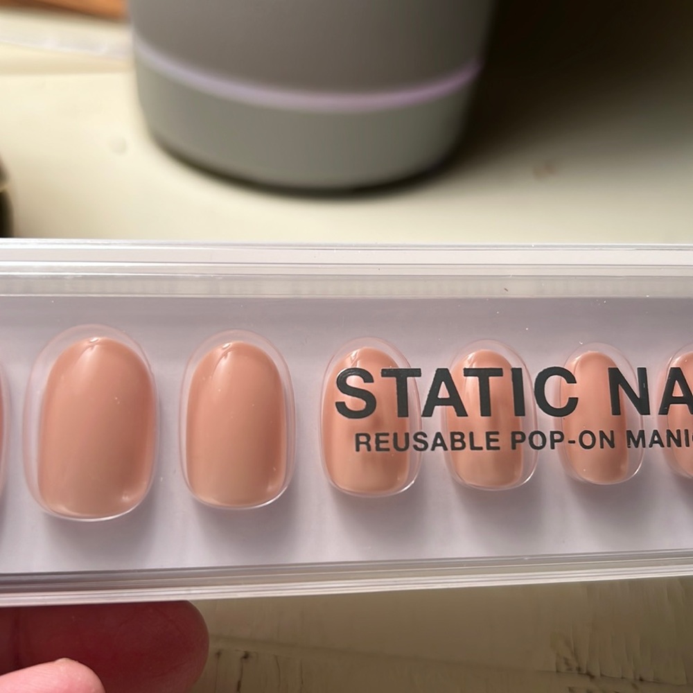 Static Nails Reusable Pop On Long Wearing Manicure Nails. NWT